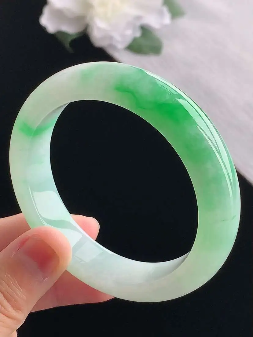 a货翡翠老坑冰种飘阳绿正装正圈手镯54-55圈口  尺寸54.5×13×8.8mm 重量63.43g