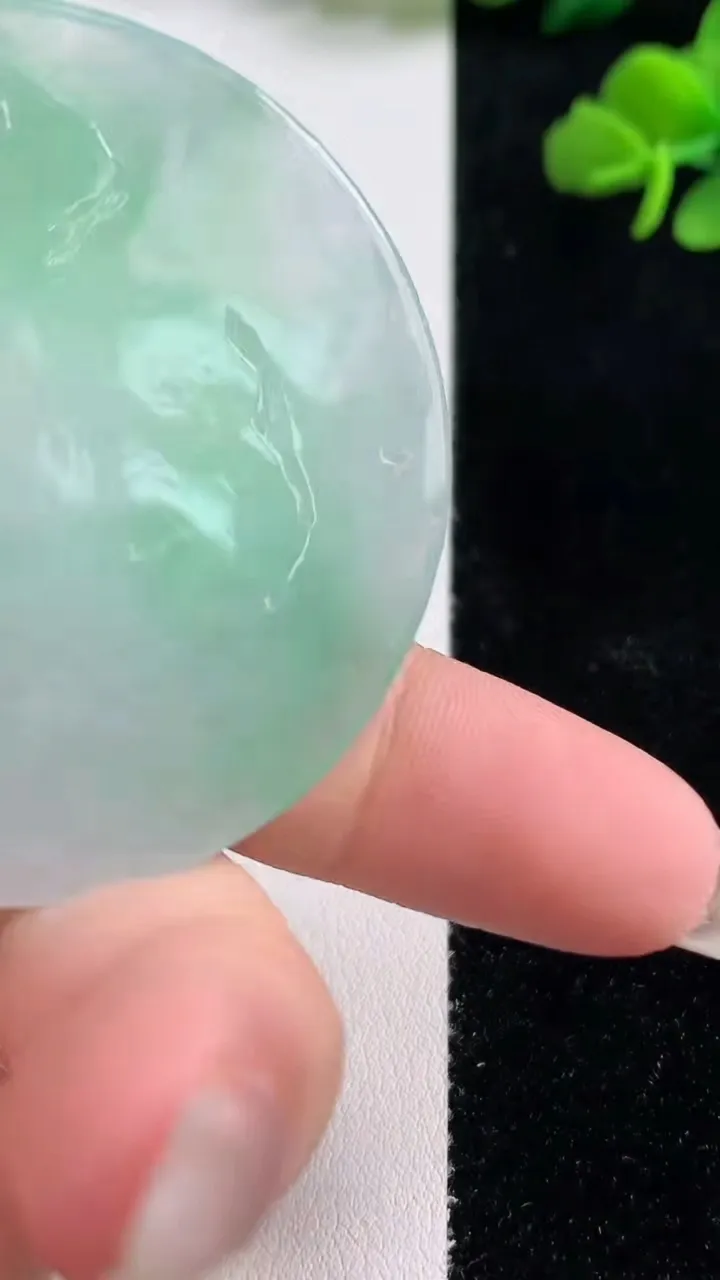 天然A货翡翠山水牌吊坠，尺寸51-5.5，重量:32.56g
10月25日