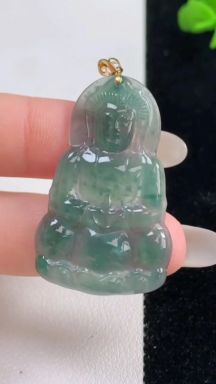 天然A货翡翠18K金蓝水观音菩萨吊坠，尺寸39.6-24.6-2.8，重量:5.14g
10月25日