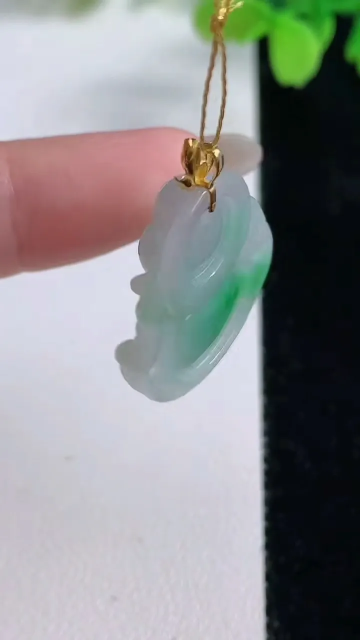 天然A货翡翠佛公吊坠，尺寸22-22.7-6，重量:4.35g
10月26日
