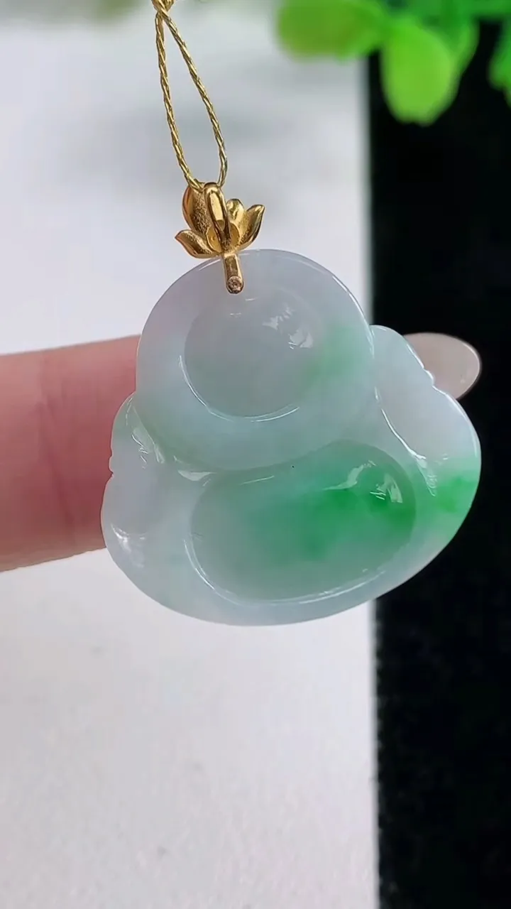 天然A货翡翠佛公吊坠，尺寸22-22.7-6，重量:4.35g
10月26日