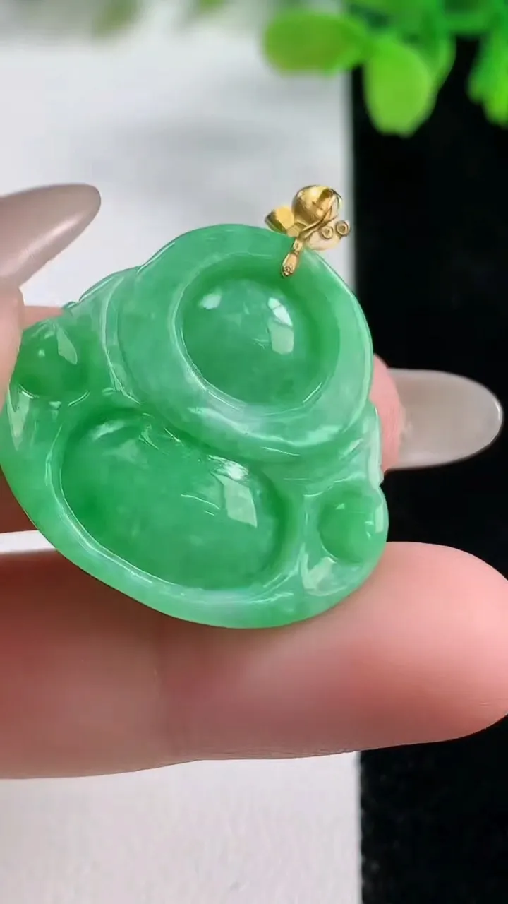 天然A货翡翠佛公吊坠，尺寸26.3-28-6，重量:7.44g
10月26日