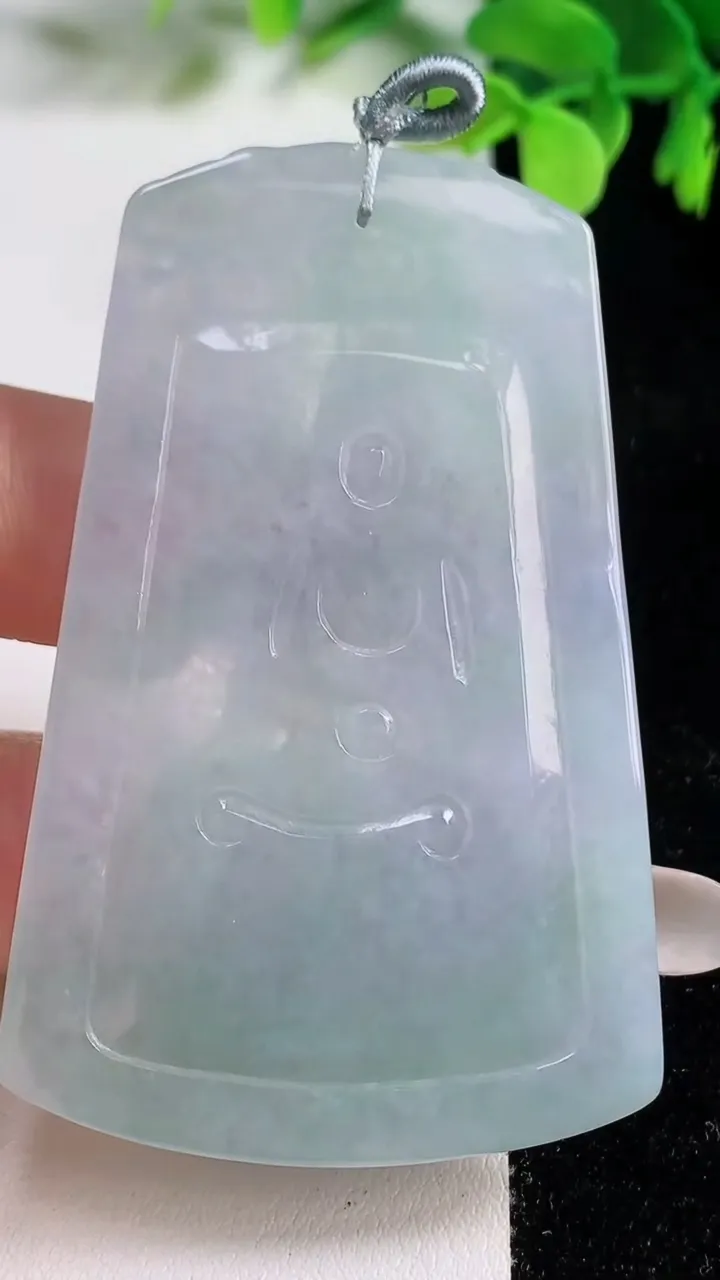 天然A货翡翠普贤菩萨吊坠，尺寸65.8-41.6-5，重量:32.22g
10月26日