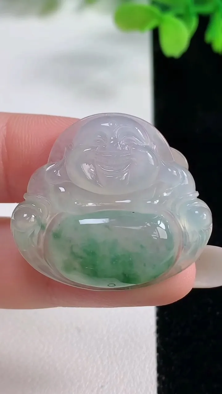 天然A货翡翠佛公吊坠，尺寸29-32.5-6，重量:8.35g
10月26日