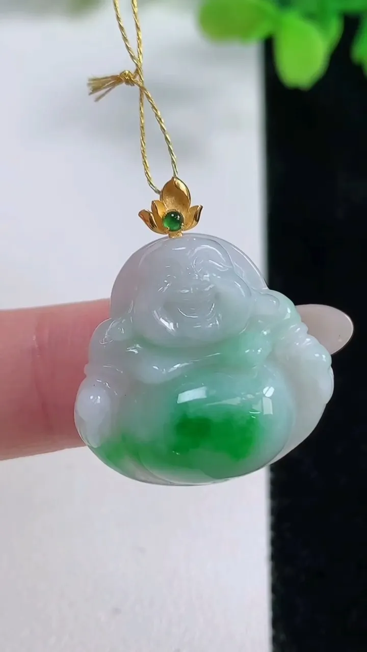 天然A货翡翠佛公吊坠，尺寸22-22.7-6，重量:4.35g
10月26日