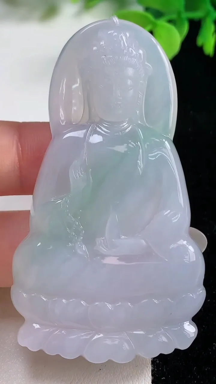 天然A货翡翠观音菩萨吊坠，尺寸69-39-5.6，重量:29.41g
10月26日