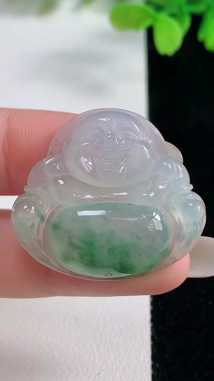 天然A货翡翠佛公吊坠，尺寸29-32.5-6，重量:8.35g
10月26日