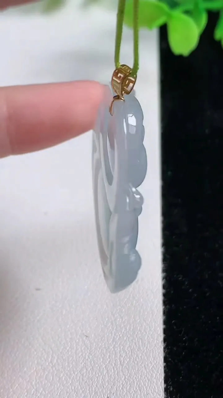 天然A货翡翠18K金紫罗兰佛公吊坠，尺寸35.2-36.9-5.8，重量:11.71g
10月26日