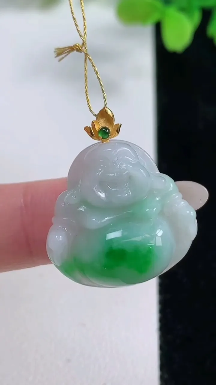 天然A货翡翠佛公吊坠，尺寸22-22.7-6，重量:4.35g
10月26日