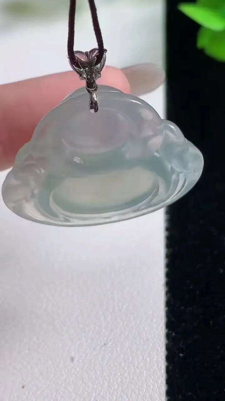 天然A货翡翠佛公吊坠，尺寸25-31-6.9，重量:7.87g
10月27日