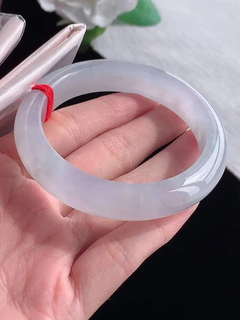 a货翡翠老坑冰种白月光正装正圈手镯54-55圈口  尺寸54×12.2×8.5mm  1025