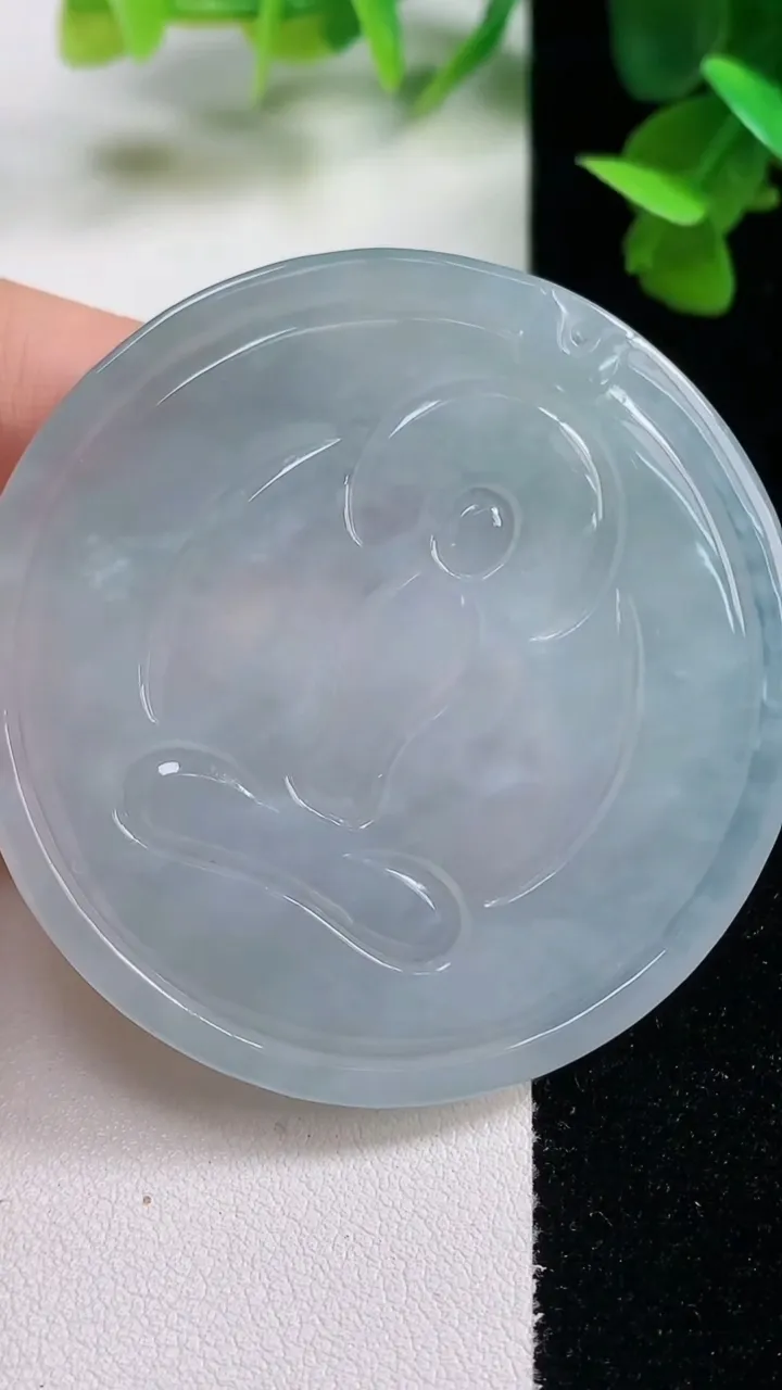 天然A货翡翠祥龙大日如来吊坠，尺寸26.8-3，重量:36.56g
10月27日