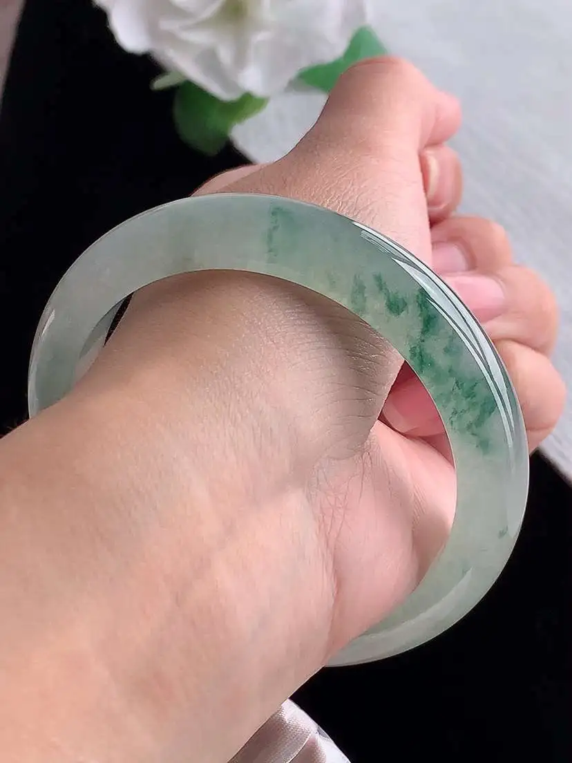 a货翡翠老坑冰种飘花正装正圈手镯58-59圈口  尺寸58×12.4×8.5mm  1025