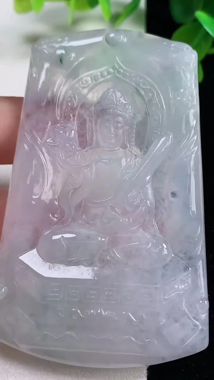天然A货翡翠虚空藏菩萨吊坠，尺寸74.3-45.8-5.4，重量:45.93g
10月27日
