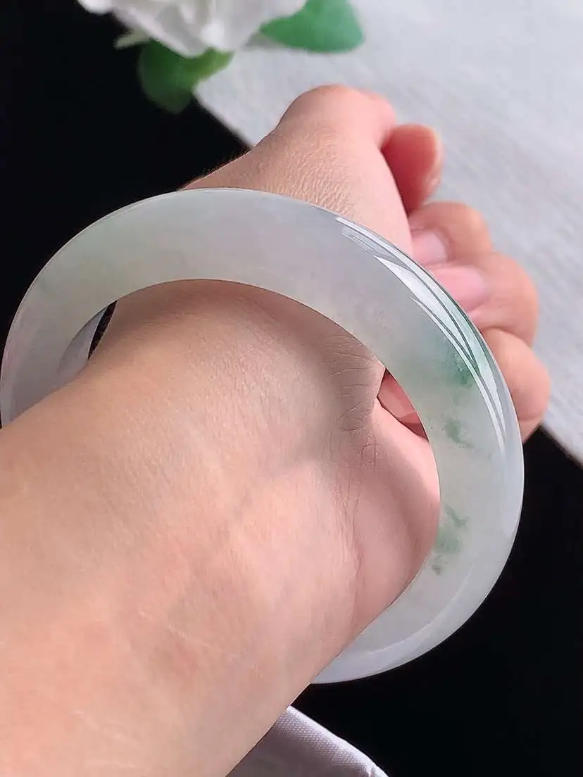 a货翡翠老坑冰种飘花正装正圈手镯56-57圈口  尺寸56.8×13.7×9.2mm  1025