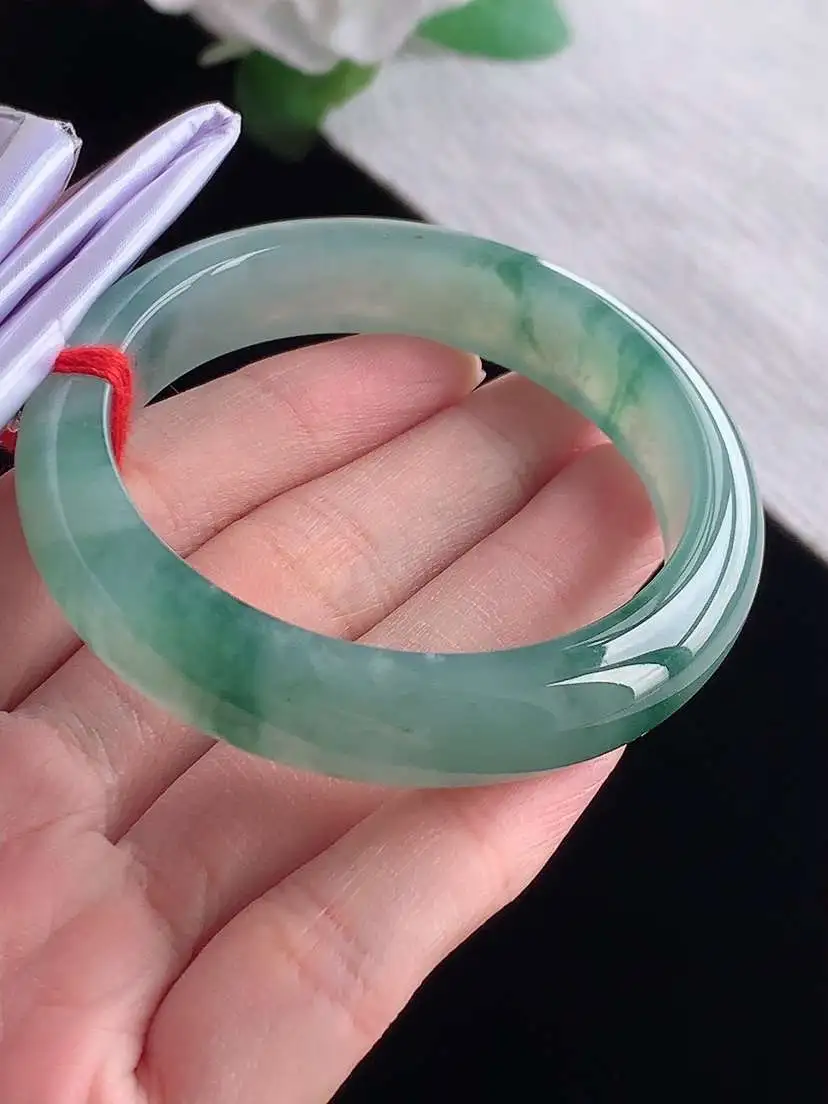 a货翡翠老坑冰种飘花正装正圈手镯50-51小圈口  尺寸50×11.6×7.3mm  1025