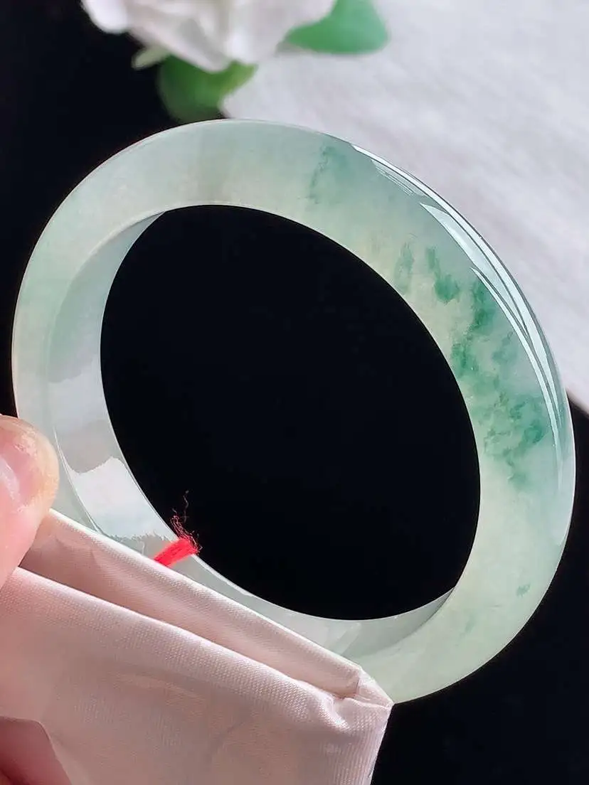 a货翡翠老坑冰种飘花正装正圈手镯58-59圈口  尺寸58×12.4×8.5mm  1025