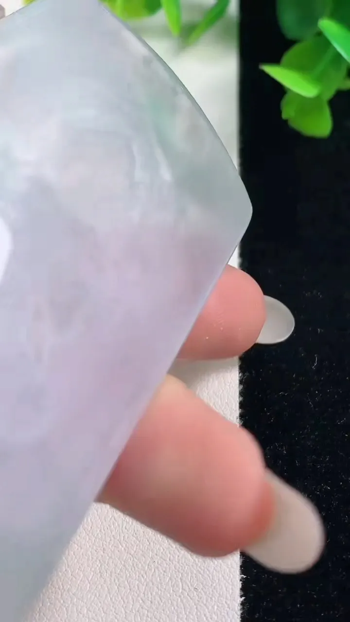 天然A货翡翠虚空藏菩萨吊坠，尺寸74.3-45.8-5.4，重量:45.93g
10月27日