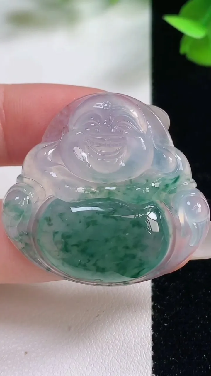 天然A货翡翠种飘花佛公吊坠，尺寸34.4-37-5.8，重量:11.74g
10月27日