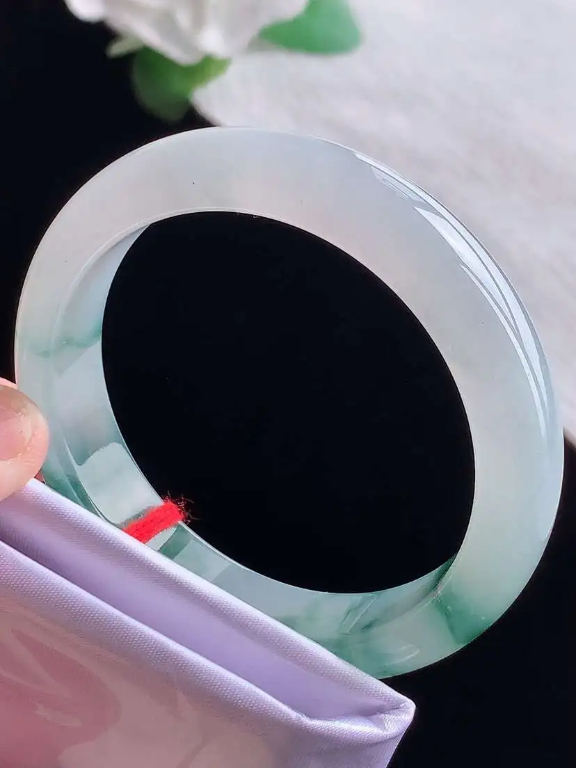 a货翡翠老坑冰种飘花半山半水正装正圈手镯53-54圈口  尺寸53.7×11.6×8mm  1025