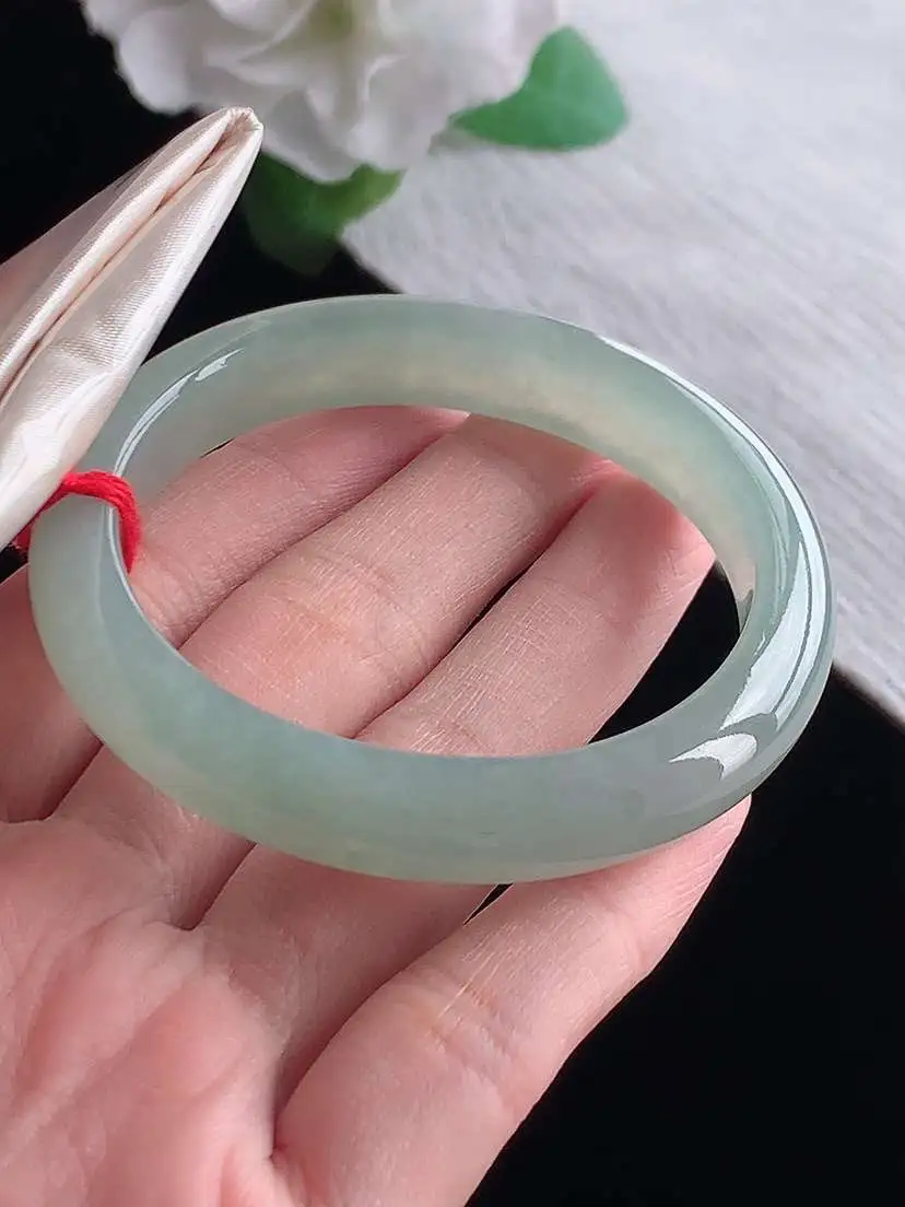 a货翡翠老坑冰种晴水贵妃手镯51-52小圈口  尺寸51.5×46.5×10.3×7mm  1025