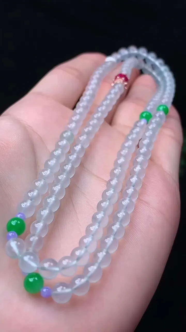 天然A货翡翠白冰圆珠项链，尺寸5-122颗，重量:25.97g10月27日
工厂直销收藏佳品,种好水