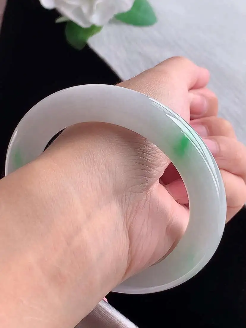 a货翡翠老坑冰种飘绿胖圆条手镯57-58圈口 尺寸57×12mm  1025