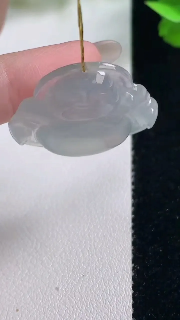 天然A货翡翠种白冰佛公吊坠，尺寸26-30-5.8，重量:6.95g
10月27日