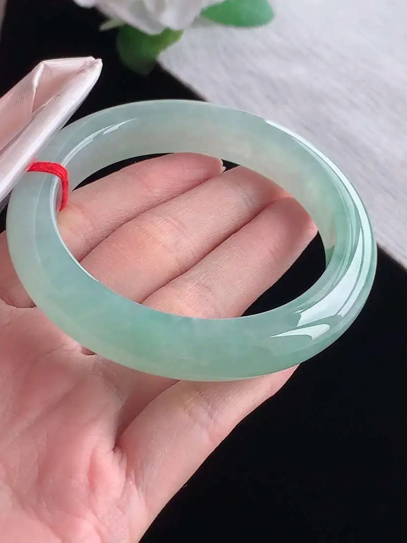 a货翡翠老坑冰种晴绿正装正圈手镯56-57圈口，尺寸56.5×11.4×9.3mm  1025