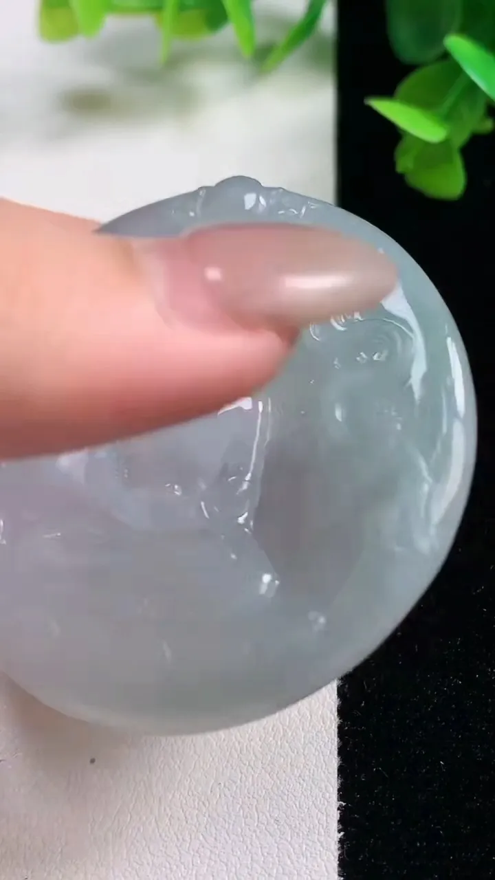 天然A货翡翠祥龙大日如来吊坠，尺寸26.8-3，重量:36.56g
10月27日