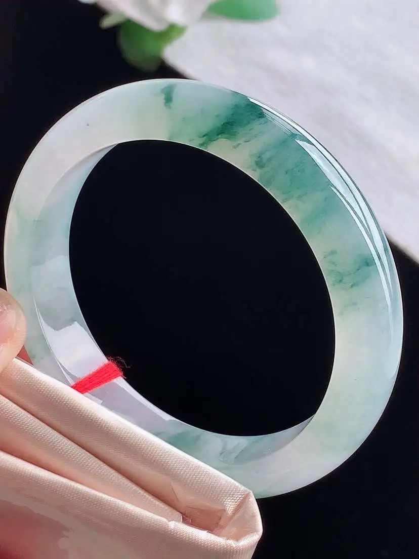 a货翡翠老坑冰种飘花正装正圈手镯56-57圈口  尺寸56×12.4×8mm  1025 A78