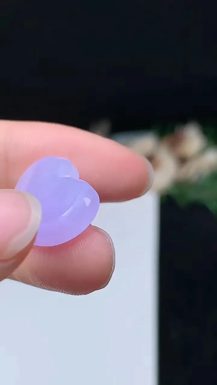 天然A货翡翠紫罗兰爱心镶嵌件，尺寸14-21.7-3.5，重量:2.52g
10月27日