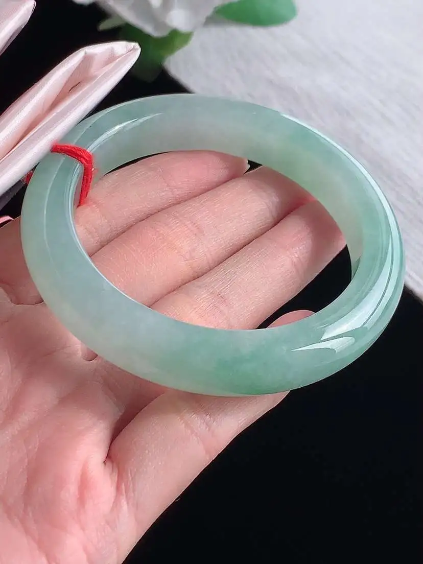 a货翡翠老坑冰种飘绿晴绿正装正圈手镯55-56圈口  尺寸55×11.5×9mm  1025