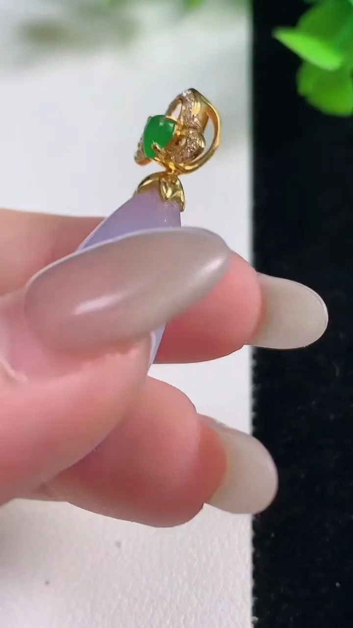 天然A货翡翠18K金紫罗兰水滴吊坠，尺寸31-19.4-9.2，重量:11.02g
10月27日