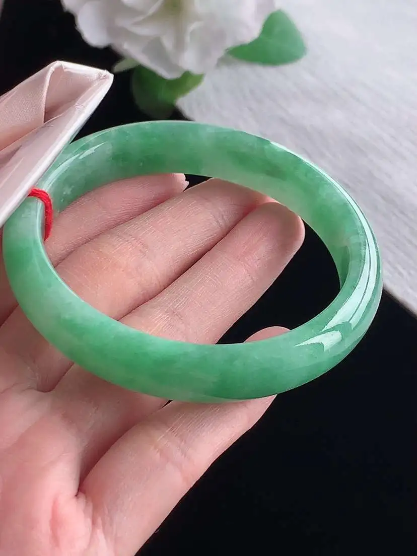 a货翡翠老坑冰种满绿贵妃手镯56-57圈口  尺寸56.5×51×12×7mm  1025