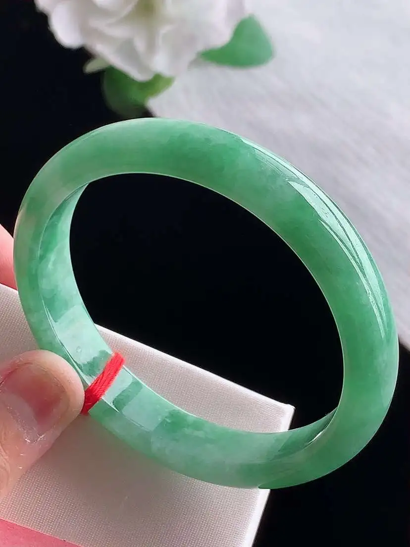 a货翡翠老坑冰种满绿贵妃手镯56-57圈口  尺寸56.5×51×12×7mm  1025
