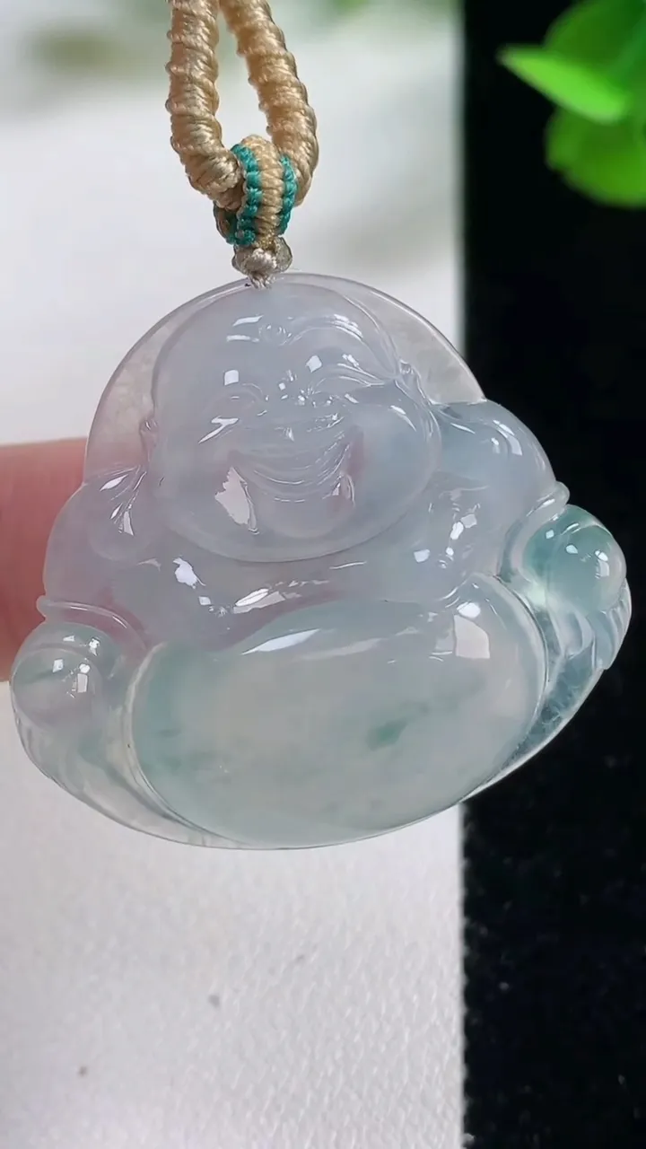 天然A货翡翠种飘花佛公吊坠，尺寸33.8-6.3，重量:11.38g
10月27日