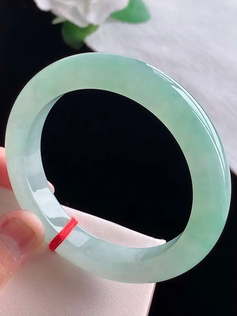 a货翡翠老坑冰种晴绿正装正圈手镯56-57圈口，尺寸56.5×11.4×9.3mm  1025