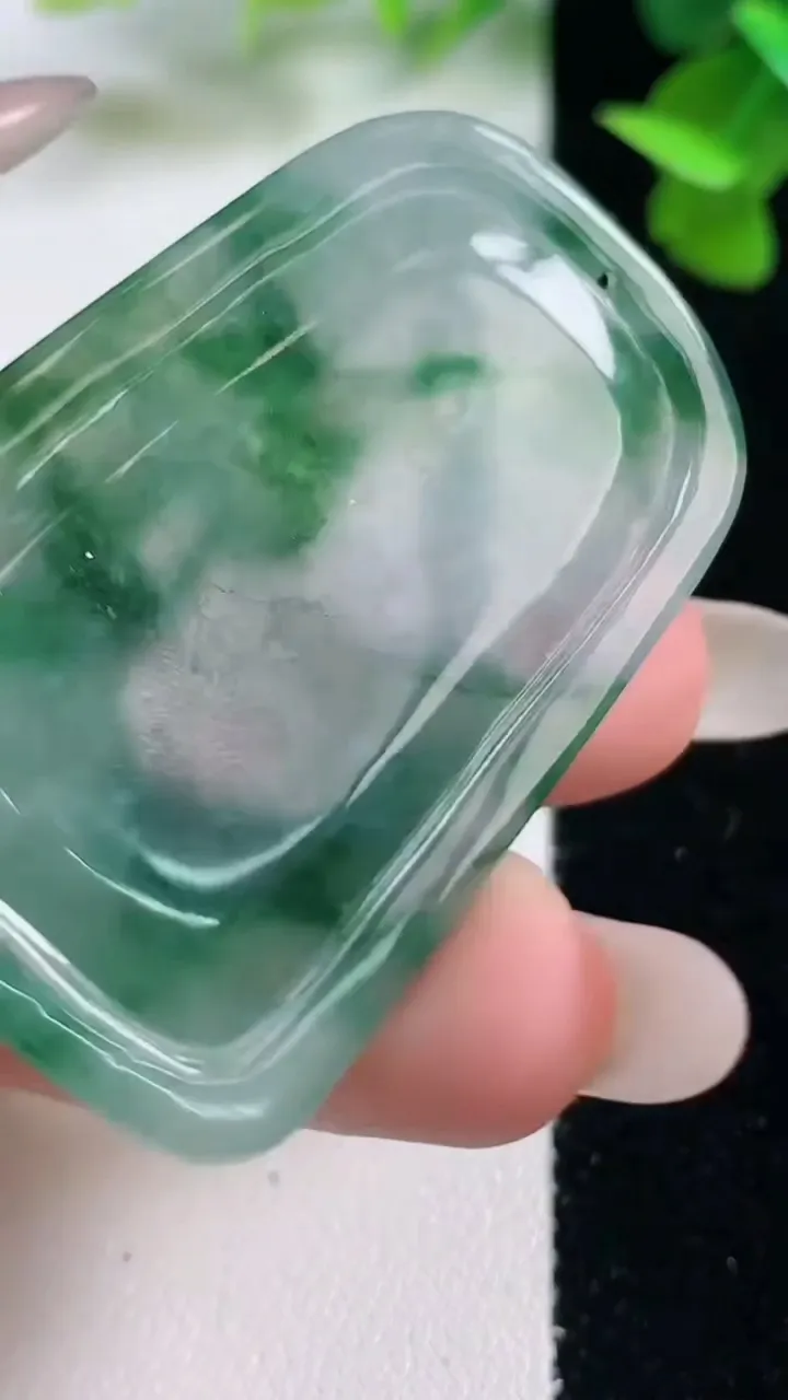 天然A货翡翠普贤菩萨吊坠，尺寸46.8-32-4.9，重量:16.10g
10月27日