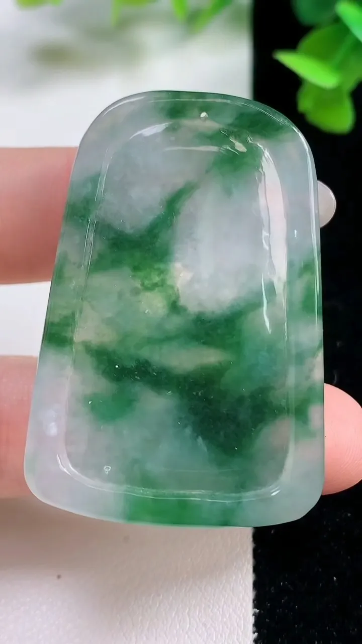 天然A货翡翠普贤菩萨吊坠，尺寸46.8-32-4.9，重量:16.10g
10月27日