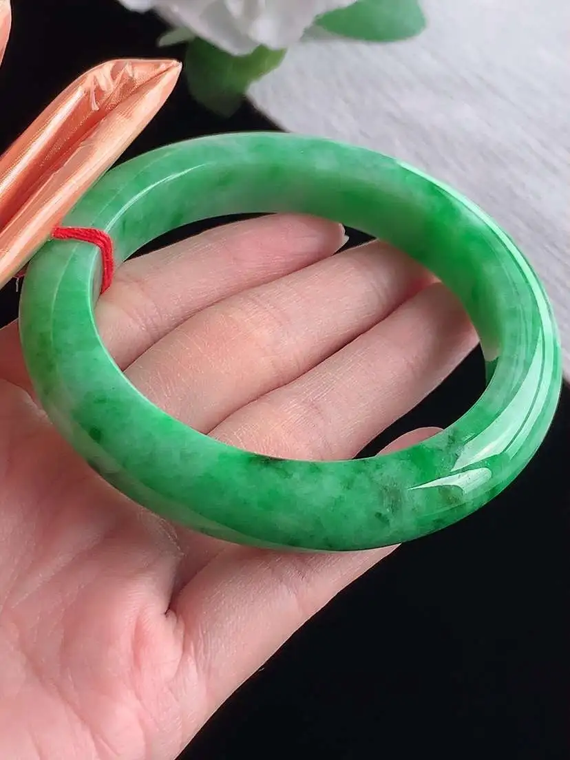 a货翡翠老坑冰种飘绿厚装正装正圈手镯59-60大圈口  尺寸59.5×12×9.9mm  1025