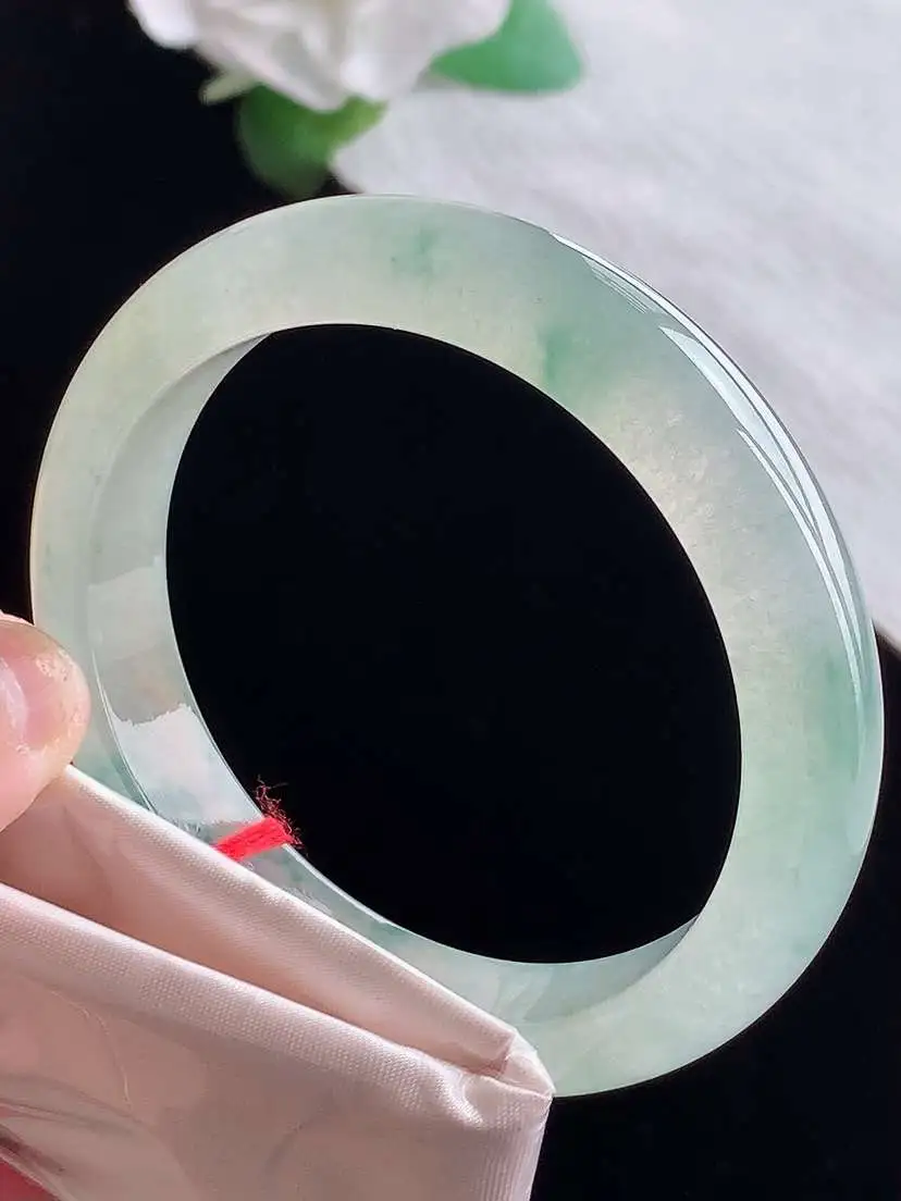 a货翡翠老坑冰种飘花正装正圈手镯58-59圈口  尺寸58×12.4×8.5mm  1025