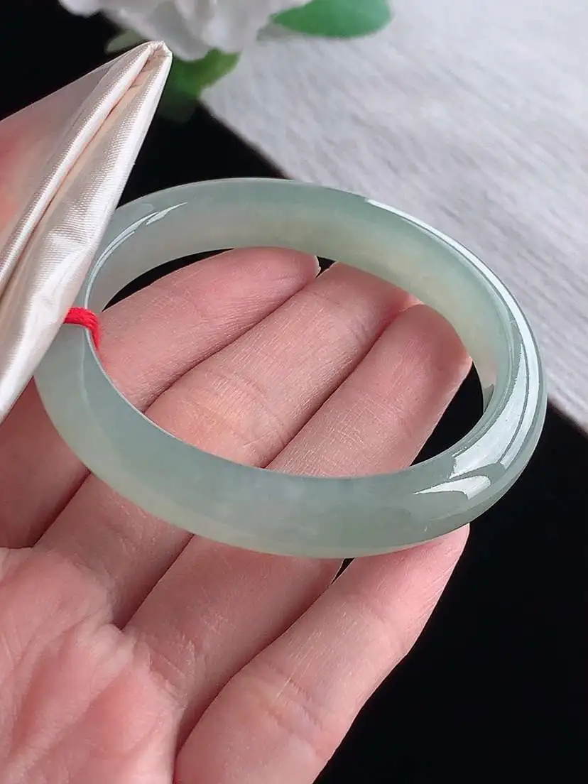 a货翡翠老坑冰种晴水贵妃手镯51-52小圈口  尺寸51.5×46.5×10.3×7mm  1025