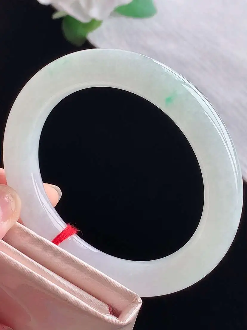 a货翡翠老坑冰种飘绿圆条手镯58-59圈口  尺寸58×10.8mm  1025