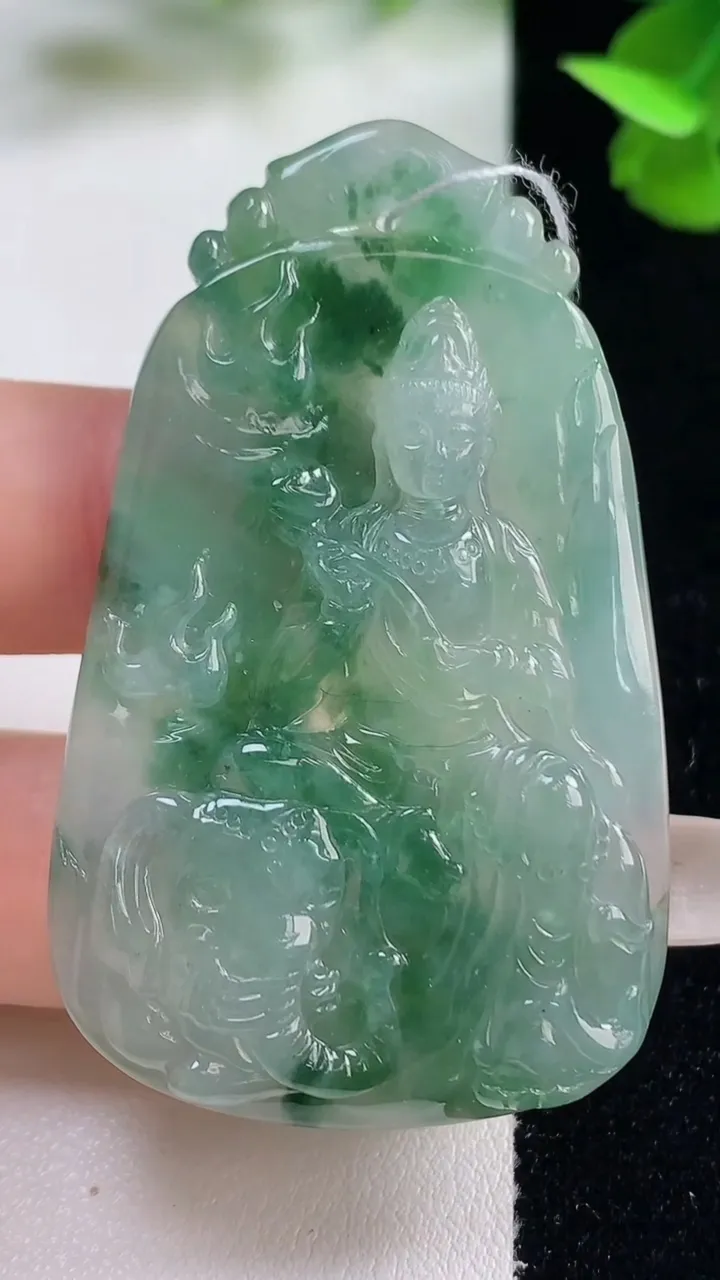 天然A货翡翠普贤菩萨吊坠，尺寸54.6-33.5-5.8，重量:23.18g
10月27日