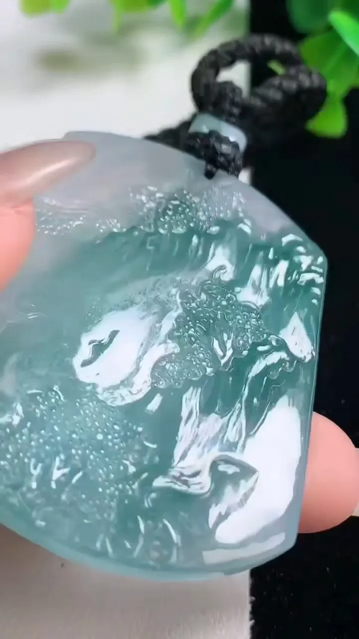天然A货翡翠种飘花山水牌吊坠，尺寸51.7-41-6.2，重量:36.62g
10月27日