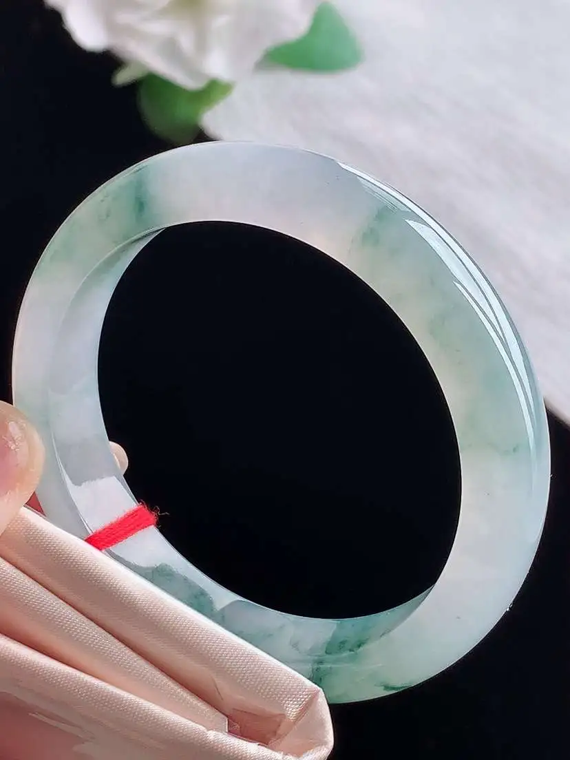 a货翡翠老坑冰种飘花正装正圈手镯56-57圈口  尺寸56×12.4×8mm  1025 A78