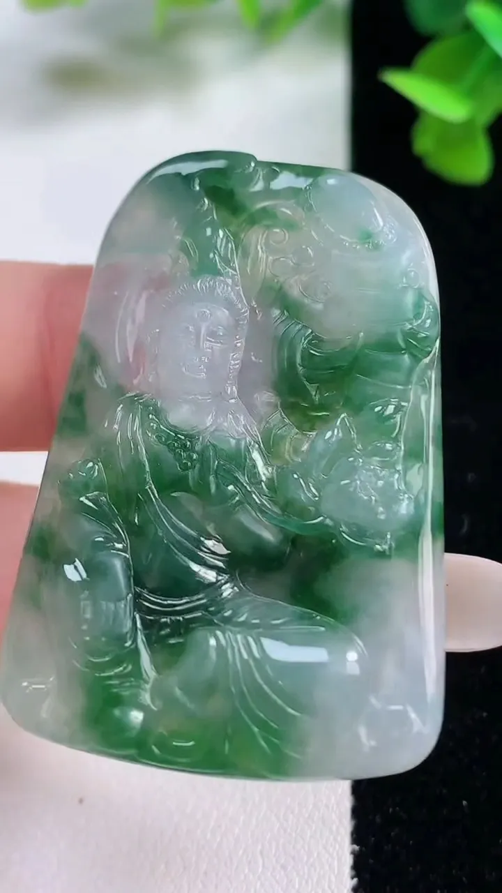 天然A货翡翠普贤菩萨吊坠，尺寸46.8-32-4.9，重量:16.10g
10月27日
