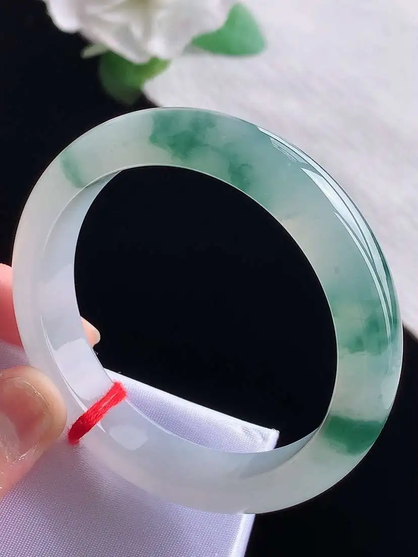 a货翡翠老坑冰种飘花半山半水正装正圈手镯53-54圈口  尺寸53.7×11.6×8mm  1025