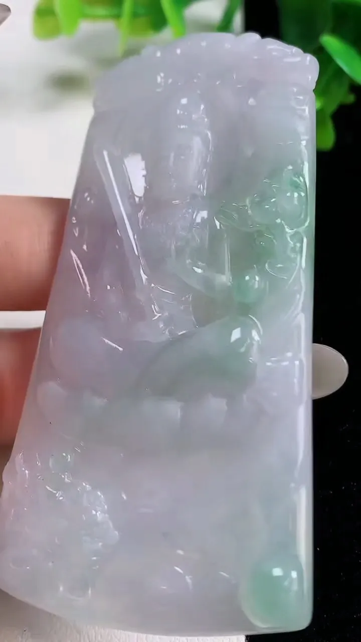 天然A货翡翠文殊菩萨吊坠，尺寸79.6-41.2-5.5，重量:38.88g
10月27日